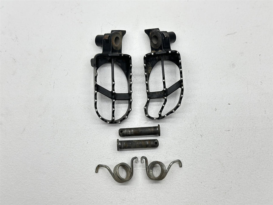 2008 Yamaha YZ85 Foot Peg Set Left Right Footrests Rest Footpegs Spring YZ 85