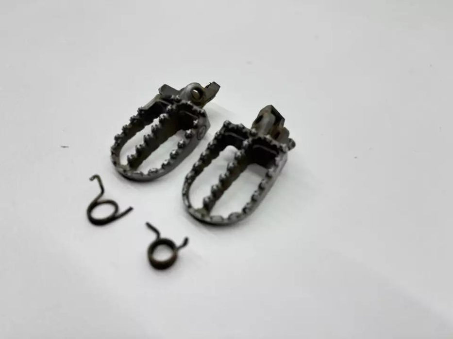 2008 Honda CRF450R Foot Peg Set Left Right Footrests Rest FootPeg CRF 450R