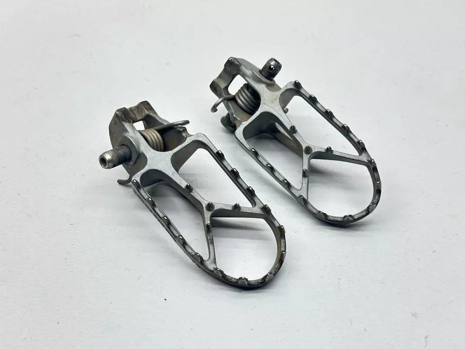 2018 KTM 450SXF Foot Pegs Left Right Rest Set Footpegs Spring Bolt OEM 450 SXF