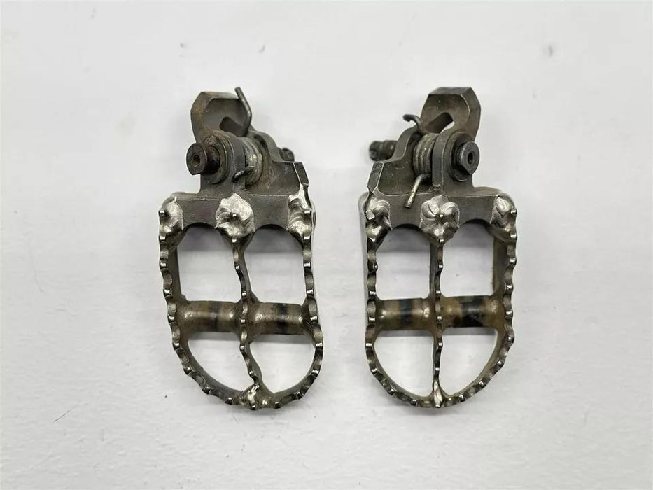 2006 Honda CRF250R Foot Peg Set Left Right Footrests Rest Footpegs Bolt CRF 250R