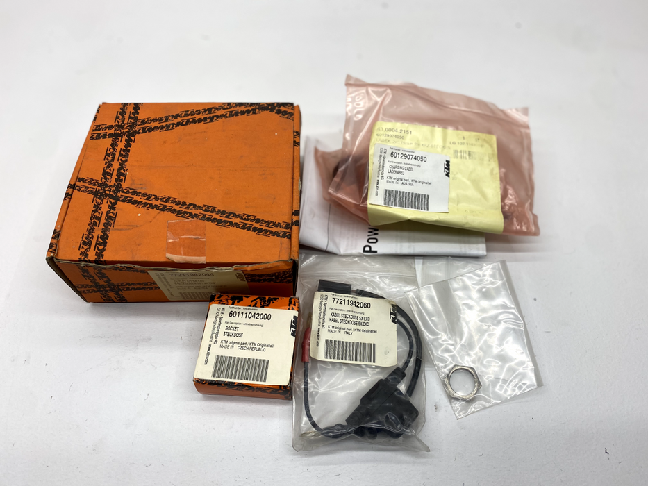 KTM Outlet Kit OEM Plug Cable Socket Battery Charger Power Assembly