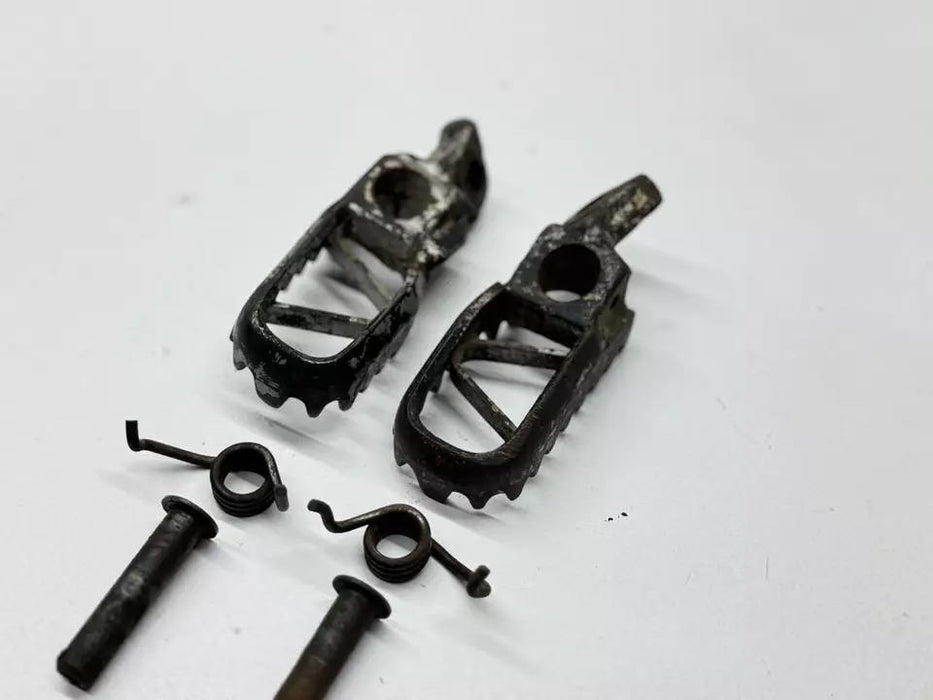 1994 Kawasaki KX125 Foot Peg Set Left Right Side Rest OEM Footpegs Spring KX 125