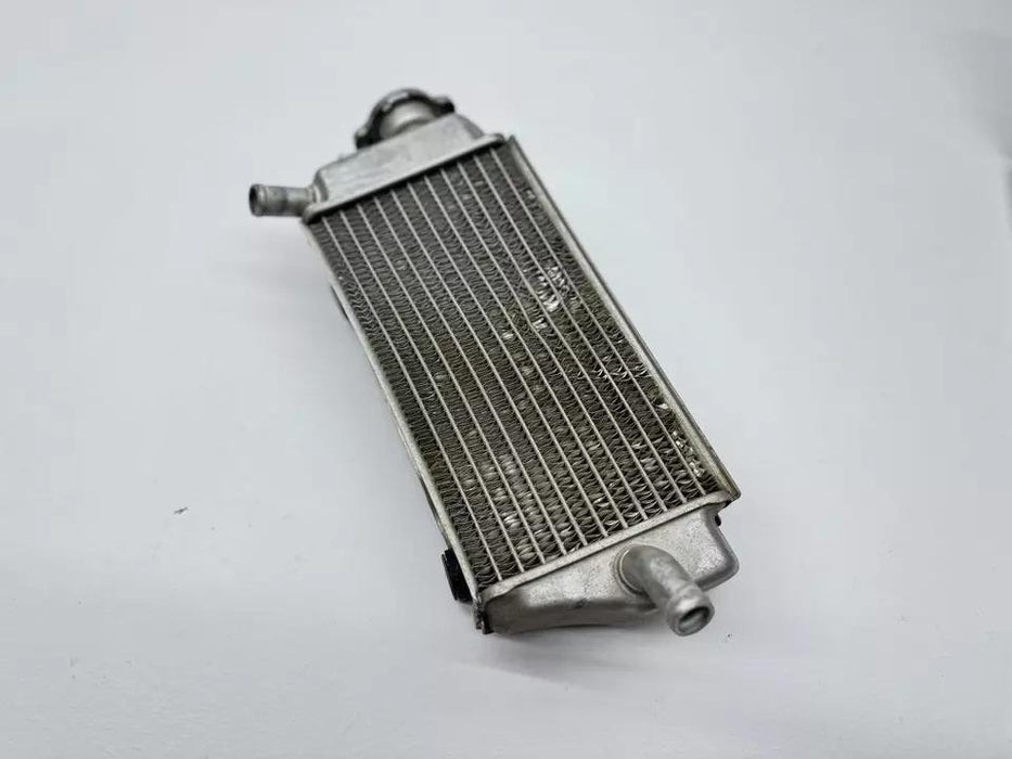 2008 Honda CRF450R Right Side Radiator OEM Fill Side Cap Cooling Coolant CRF 450