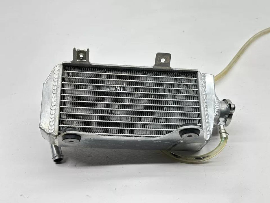 2015 Honda CRF250R Right Side Radiator 19100-KRN-A81 Cooling System OEM CRF 250R