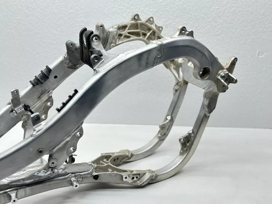 2014 Yamaha YZ450F Main Frame Chassis Hull Steel OEM B11-21101-01-00 YZ 450F