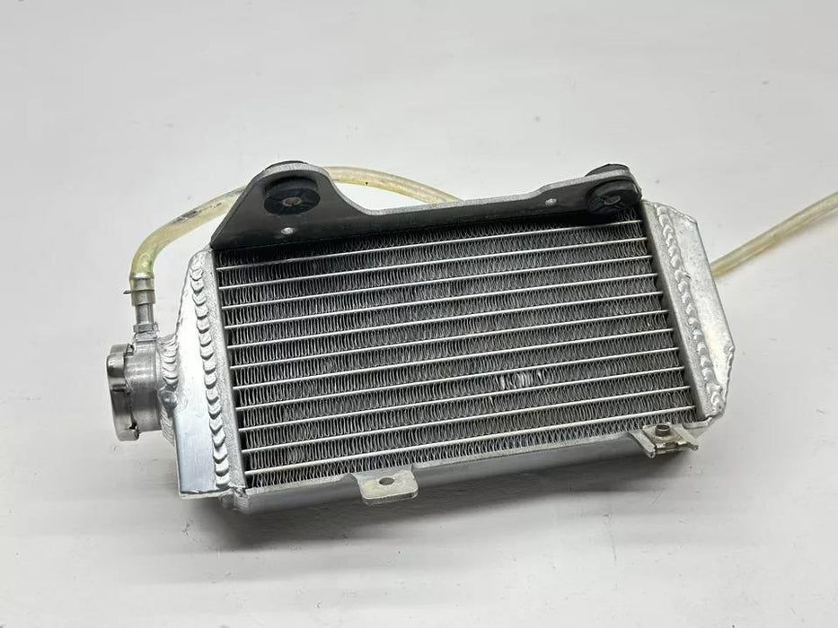 2015 Honda CRF250R Right Side Radiator 19100-KRN-A81 Cooling System OEM CRF 250R