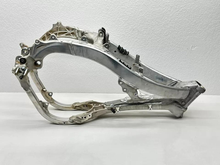 2014 Yamaha YZ450F Main Frame Chassis Hull Steel OEM B11-21101-01-00 YZ 450F