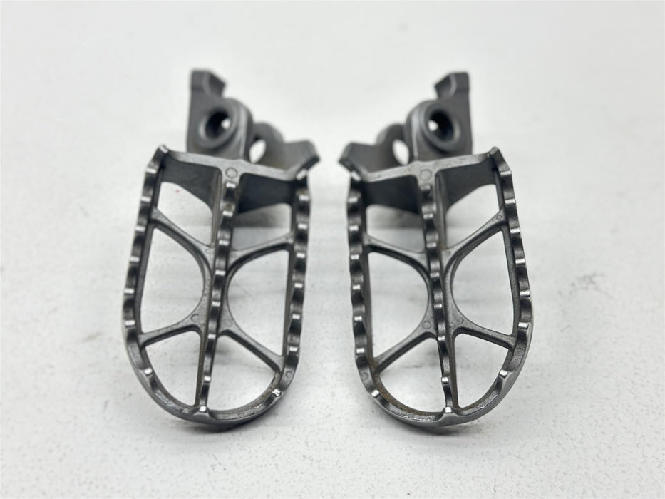 2012 Honda CRF250R Foot Pegs Set Left Right Rest Footpegs Spring Bolt CRF 250R