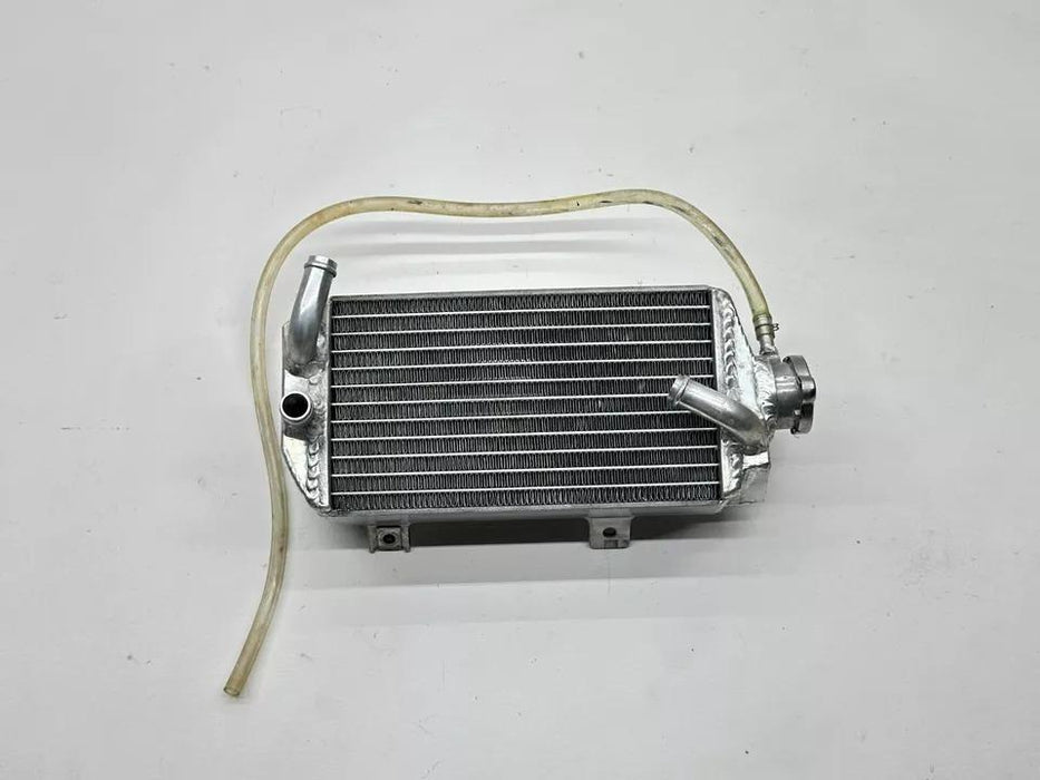 2015 Honda CRF250R Right Side Radiator 19100-KRN-A81 Cooling System OEM CRF 250R