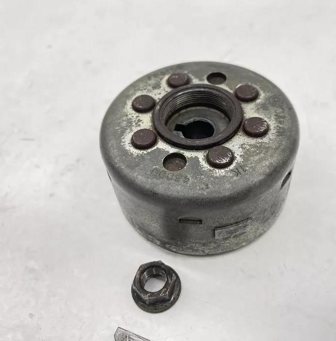 1994 Suzuki RM125 Flywheel Rotor OEM Fly Wheel Nut Engine Motor RM 125 89-95