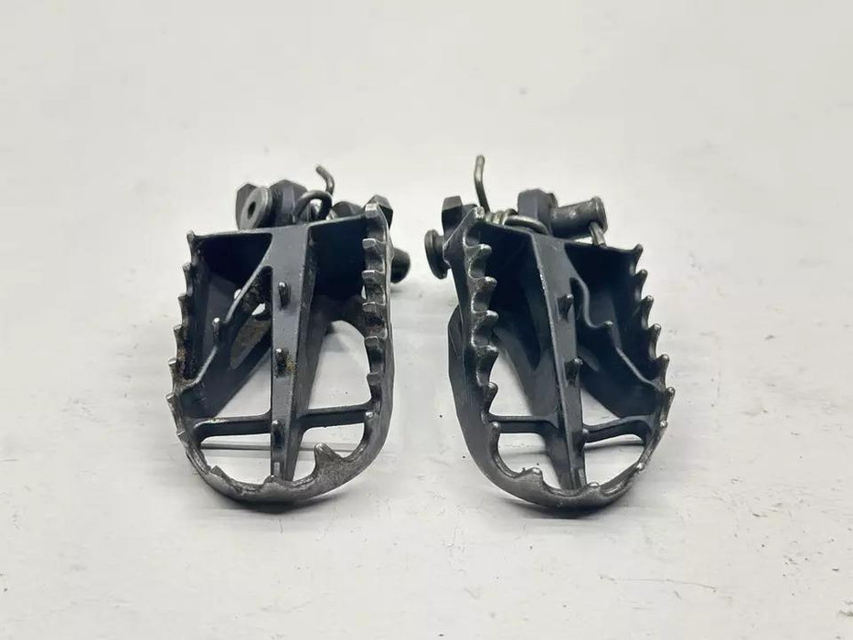 2014 Kawasaki KX450F Footpeg Set Left Right OEM Footrests Foot Pegs KX 450F