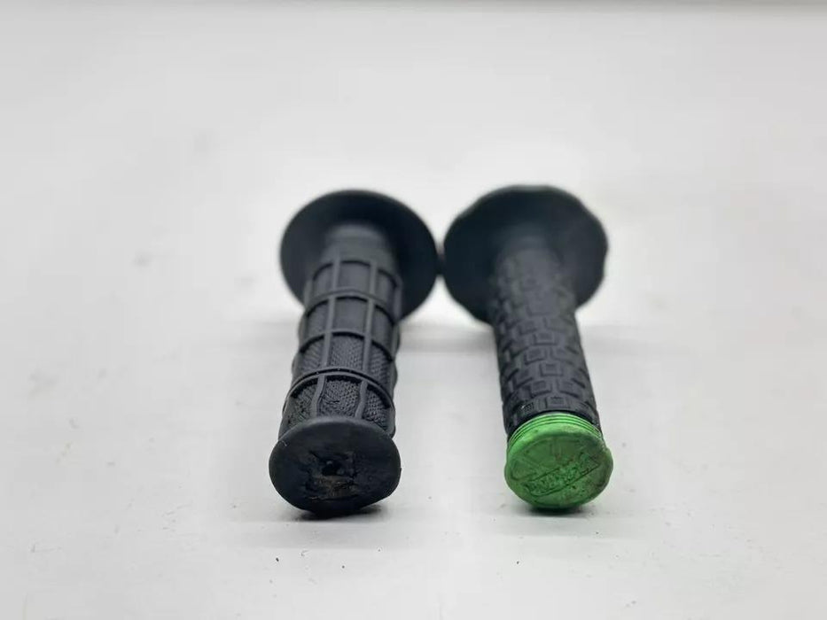 2000 Kawasaki KX125 Throttle Tubes Housing Grip OEM Set 46075-1179 Stock KX 125