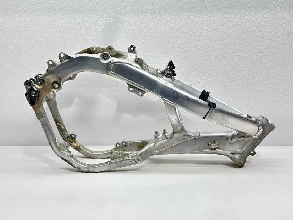 2022 Honda CRF450R Main Frame Chassis Hull Steel Silver 50010-MKE-AF0 CRF 450R