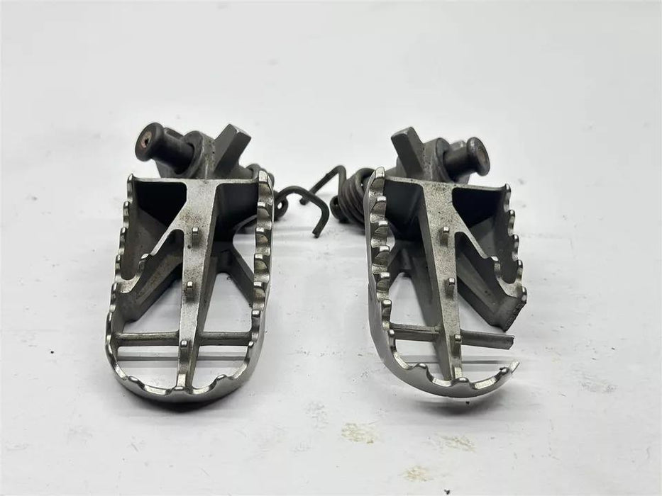 2006 Kawasaki KX450F Foot Peg Set Left Right Footrests Rest Footpegs OEM KX 450F