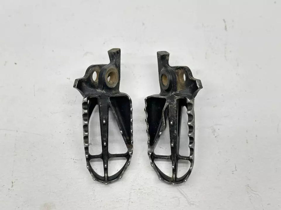 2004 Honda CRF450R Foot Peg Set Left Right Footrests Footpegs Rest OEM CRF 450R