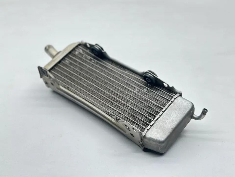 2000 Suzuki RM125 Left Side Radiator Non Fill Cooling System Aluminum RM 125