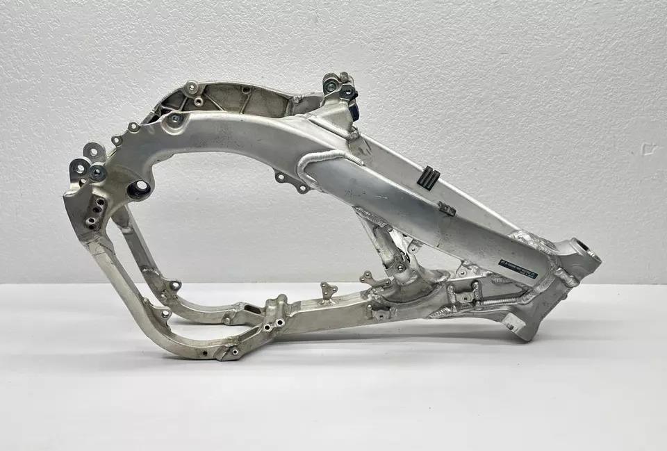 2014 Kawasaki KX450F Frame Main Chassis OEM Aluminum Silver 32160-0636 KX 450F